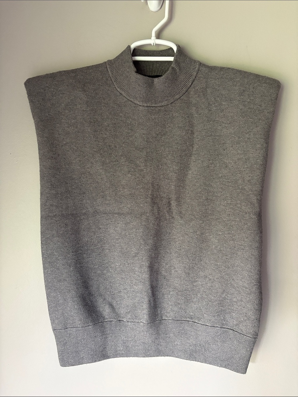 VICI Women’s Grey Knit Structured Shoulder Padded Sweater Vest